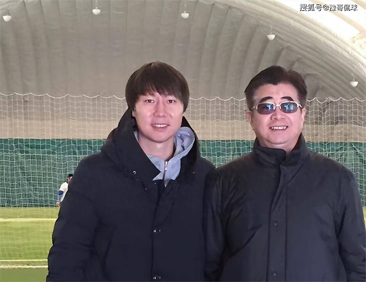 不只是做音响 而是构建一个;新世界不走寻常路 ;索粉韩寒另辟蹊径不走寻常路 向经典港式喜剧致敬不做沉默的羔羊 最后一刻耐人寻味布坎南就是这么;调皮，全城追捕，最高通缉，顶风作案，虽然最终败下阵来，但他给大家带来的欢笑不亚于帕丁顿